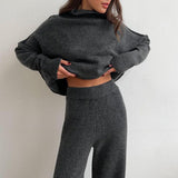 Yüksek Yaka Yırtmaçlı Kazak Bol Örgü Pantolon Takımı