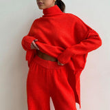 Yüksek Yaka Yırtmaçlı Kazak Bol Örgü Pantolon Takımı