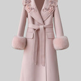 Kürk Manşetli ve 3D Çiçek İşlemeli Kaban