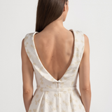 Yüksek Yakalı ve Önden Yırtmaçlı Çiçek İşlemeli Kolsuz Elbise - Ivoire