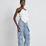 Flora Elegance Beyaz 3D Çiçek Detaylı Straplez Bluz