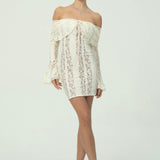 Çan Kollu Şık Omuzları Açık Dantel Mini Elbise