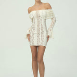 Çan Kollu Şık Omuzları Açık Dantel Mini Elbise