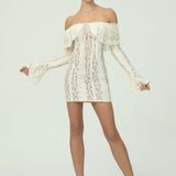 Çan Kollu Şık Omuzları Açık Dantel Mini Elbise