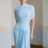 Asimetrik pilili maksi elbise