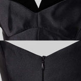 Kalp Yakalı ve Diz Boyu Etekli Dar Kesim Elbise