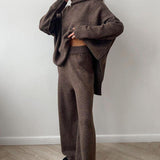 Yüksek Yaka Yırtmaçlı Kazak Bol Örgü Pantolon Takımı