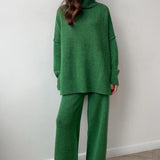 Yüksek Yaka Yırtmaçlı Kazak Bol Örgü Pantolon Takımı