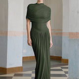 Asimetrik pilili maksi elbise