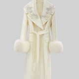 Kürk Manşetli ve 3D Çiçek İşlemeli Kaban