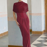 Asimetrik pilili maksi elbise