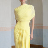 Asimetrik pilili maksi elbise