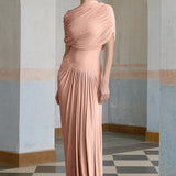 Asimetrik pilili maksi elbise