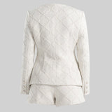 Altın Düğmeli Dokulu Ceket ve Eşleşen Şort