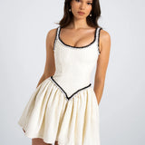 Kontrast Bağlama Detaylı Pliseli Tweed Kısa Elbise