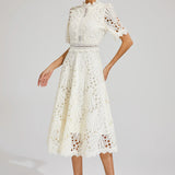 Beyaz Dantel Midi Elbise