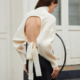 Zarif Dokulu Sırt Detaylı Kazak