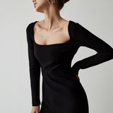 Kare Yaka Siyah Tulum