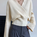 Gri Kuşak Detaylı Minimalist Triko Kazak