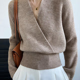 Gri Kuşak Detaylı Minimalist Triko Kazak