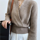 Gri Kuşak Detaylı Minimalist Triko Kazak