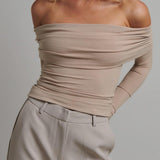 Defne Omuz Açık Triko Bluz