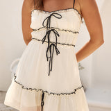 Bow Dökümlü Önden Bağlamalı Kısa Elbise