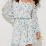 Çiçek Desenli Marul Kesimli Kemerli Omuzları Açık Kısa Elbise