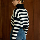 Siyah Beyaz Çizgili Triko Kazak