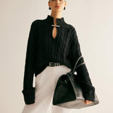 Siyah Örgü Desenli Metal Detaylı Kazak