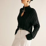 Siyah Örgü Desenli Metal Detaylı Kazak