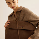 Fonksiyonel Büyük Kapasiteli Flap Omuz Çantası