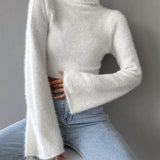 Beyaz Yüksek Yaka Crop Kazak