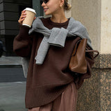 Minimalist Düz Vardiyalı Kazak