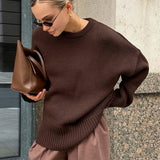 Minimalist Düz Vardiyalı Kazak