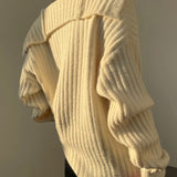 Zarif Düğmeli Hırka