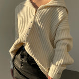 Zarif Düğmeli Hırka