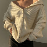 Zarif Düğmeli Hırka