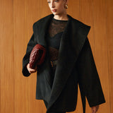 Büyük Yaka Kuşaklı Kaban