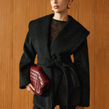 Büyük Yaka Kuşaklı Kaban