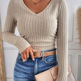 Bej V Yaka Ribana Detaylı Triko Bluz