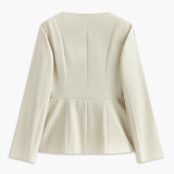 Şık Yuvarlak Yaka Blazer, Zarif Kamelya Düğmeleriyle