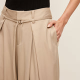 Şık Yüksek Bel Pantolon, Şık Cepler ve Kemer ile