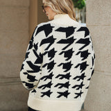 Boynuz Düğmeli  Örgü Hırka