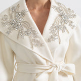 Kürk Manşetli ve 3D Çiçek İşlemeli Kaban