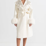 Kürk Manşetli ve 3D Çiçek İşlemeli Kaban