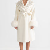 Kürk Manşetli ve 3D Çiçek İşlemeli Kaban