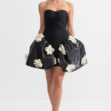 3D Gümüş Çiçek Süslemeli Zarif Mini Elbise