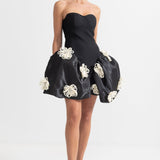 3D Gümüş Çiçek Süslemeli Zarif Mini Elbise