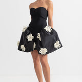 3D Gümüş Çiçek Süslemeli Zarif Mini Elbise